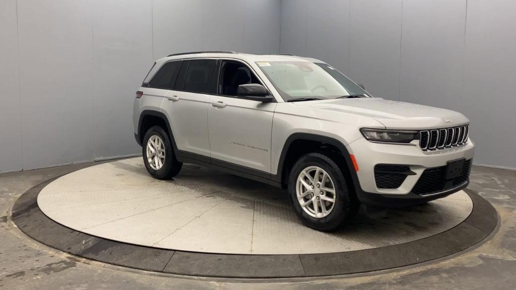 new 2025 Jeep Grand Cherokee car, priced at $39,072
