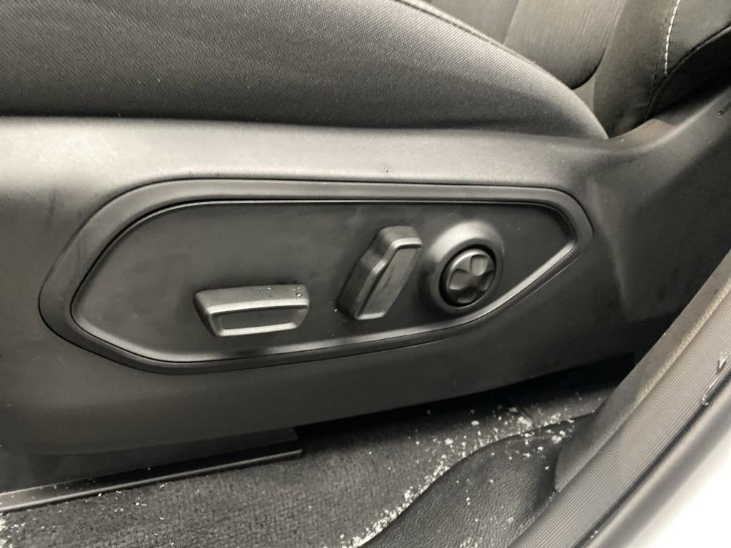 new 2025 Jeep Grand Cherokee car, priced at $39,072