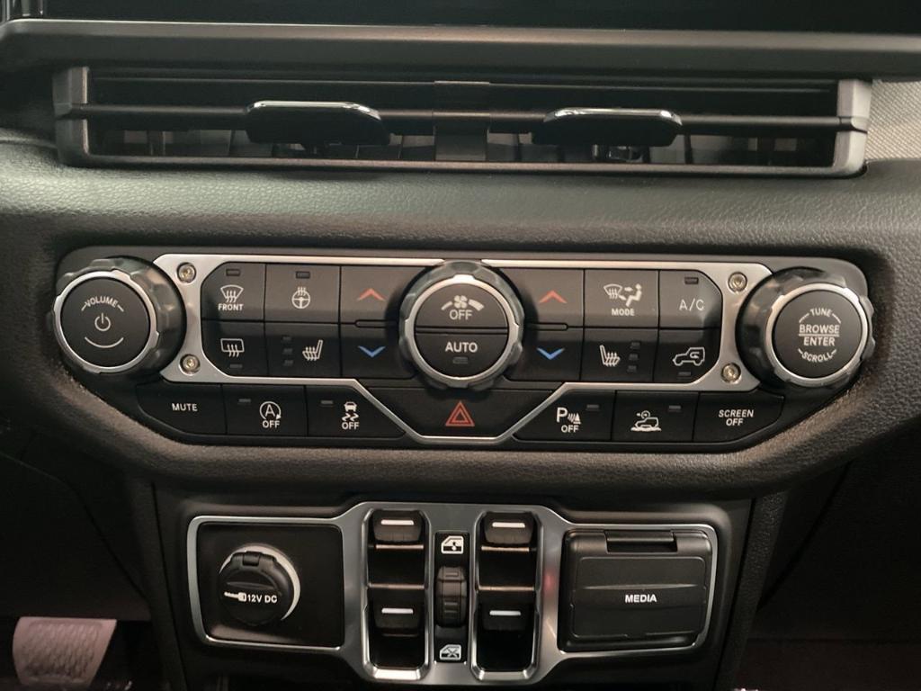 new 2025 Jeep Gladiator car, priced at $50,045