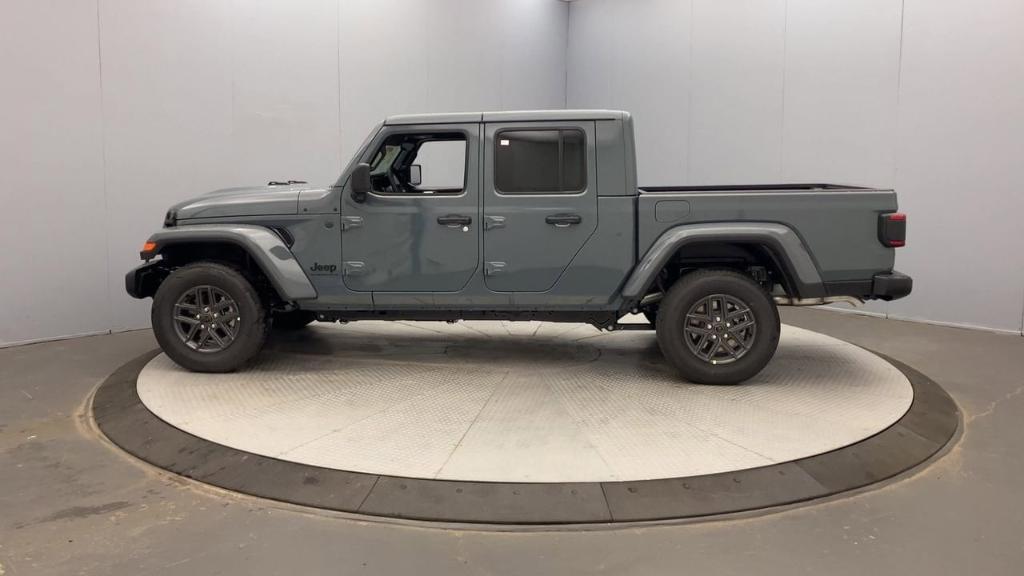 new 2025 Jeep Gladiator car, priced at $50,045