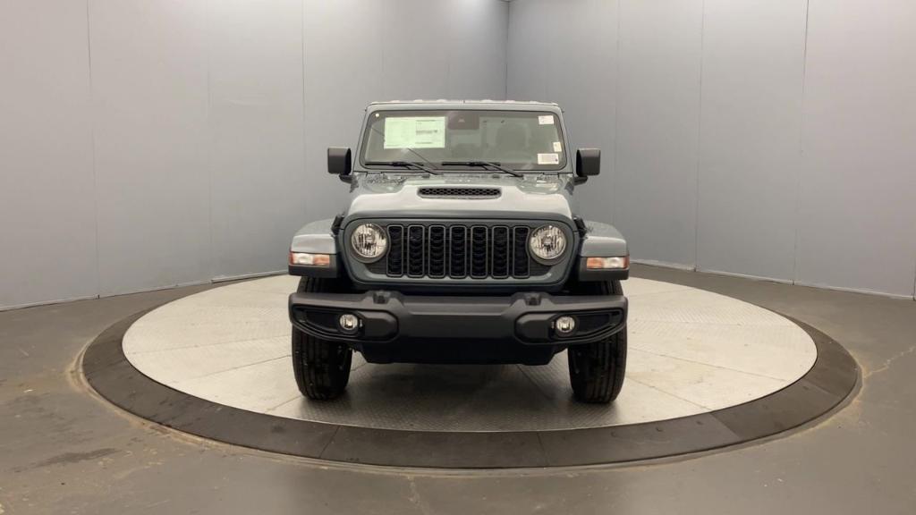 new 2025 Jeep Gladiator car, priced at $50,045