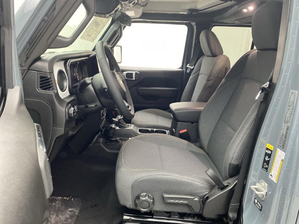 new 2025 Jeep Gladiator car, priced at $50,045