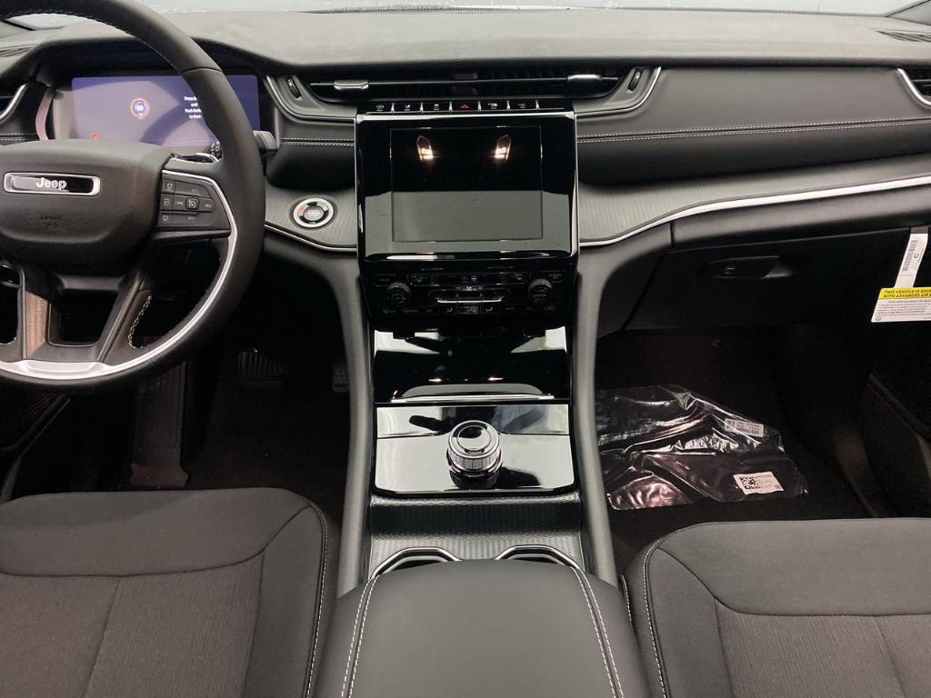new 2025 Jeep Grand Cherokee L car, priced at $42,834