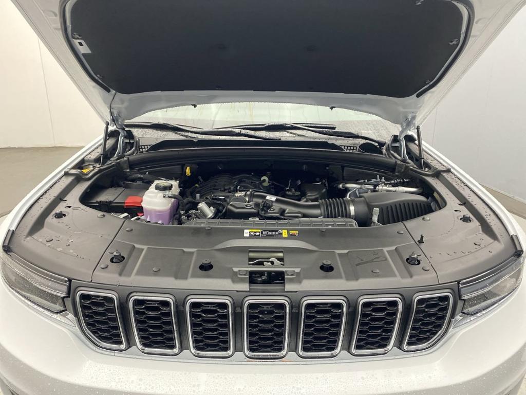 new 2025 Jeep Grand Cherokee L car, priced at $42,834