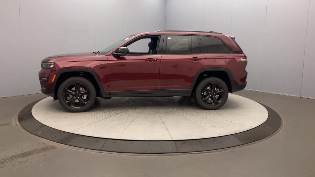 new 2025 Jeep Grand Cherokee car, priced at $51,035