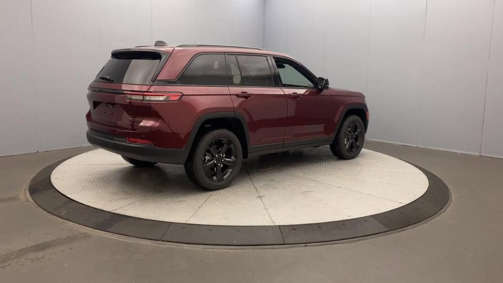 new 2025 Jeep Grand Cherokee car, priced at $51,035