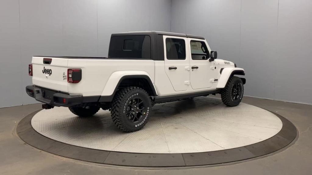 new 2024 Jeep Gladiator car, priced at $53,030