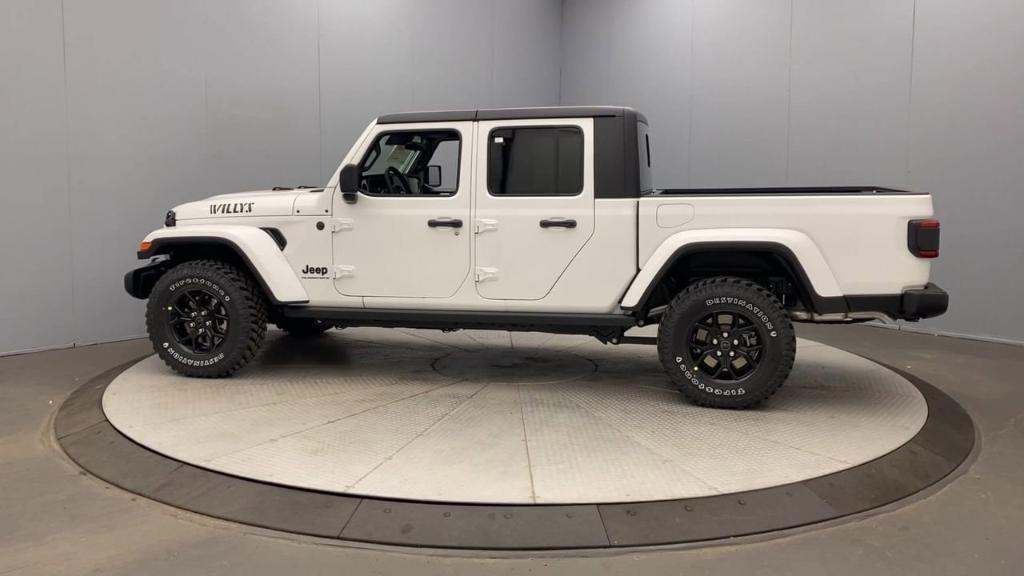 new 2024 Jeep Gladiator car, priced at $53,030