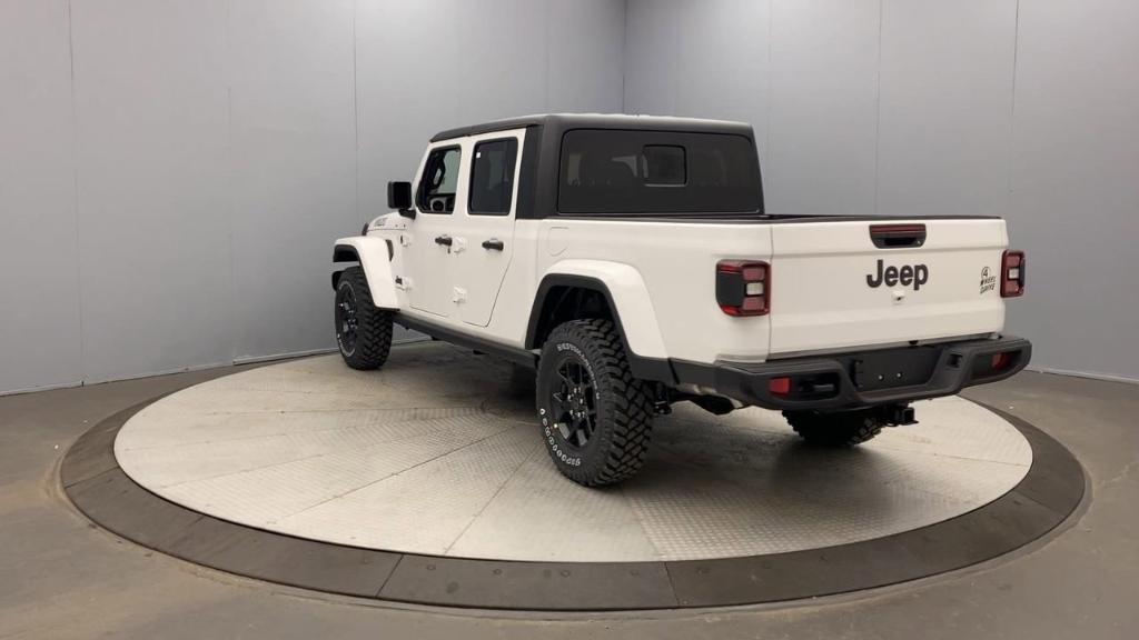 new 2024 Jeep Gladiator car, priced at $44,576