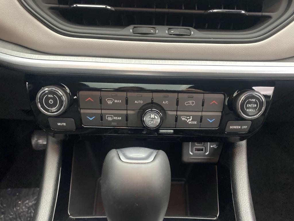 new 2025 Jeep Compass car, priced at $39,385