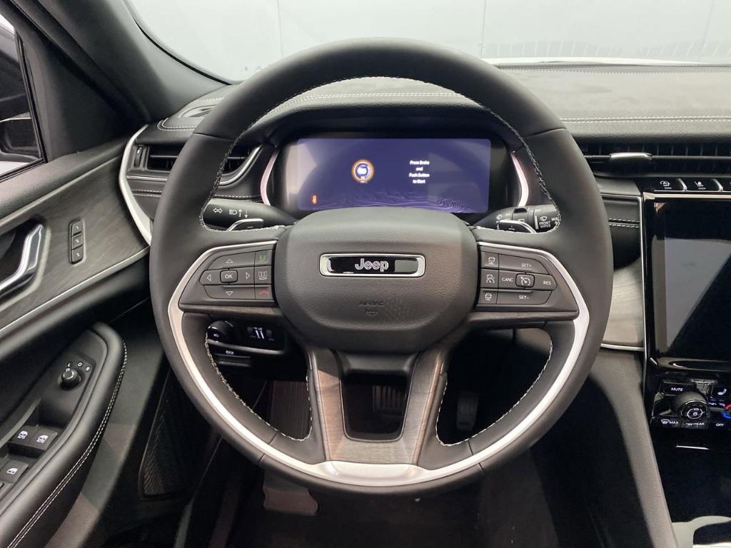 new 2025 Jeep Grand Cherokee L car, priced at $52,335