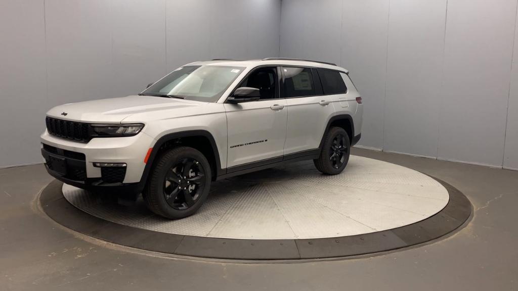 new 2025 Jeep Grand Cherokee L car, priced at $52,335