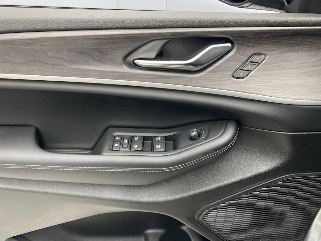 new 2025 Jeep Grand Cherokee L car, priced at $52,335