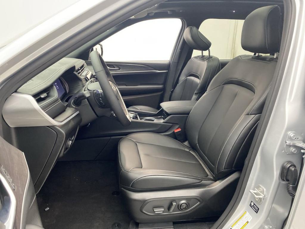 new 2025 Jeep Grand Cherokee L car, priced at $52,335