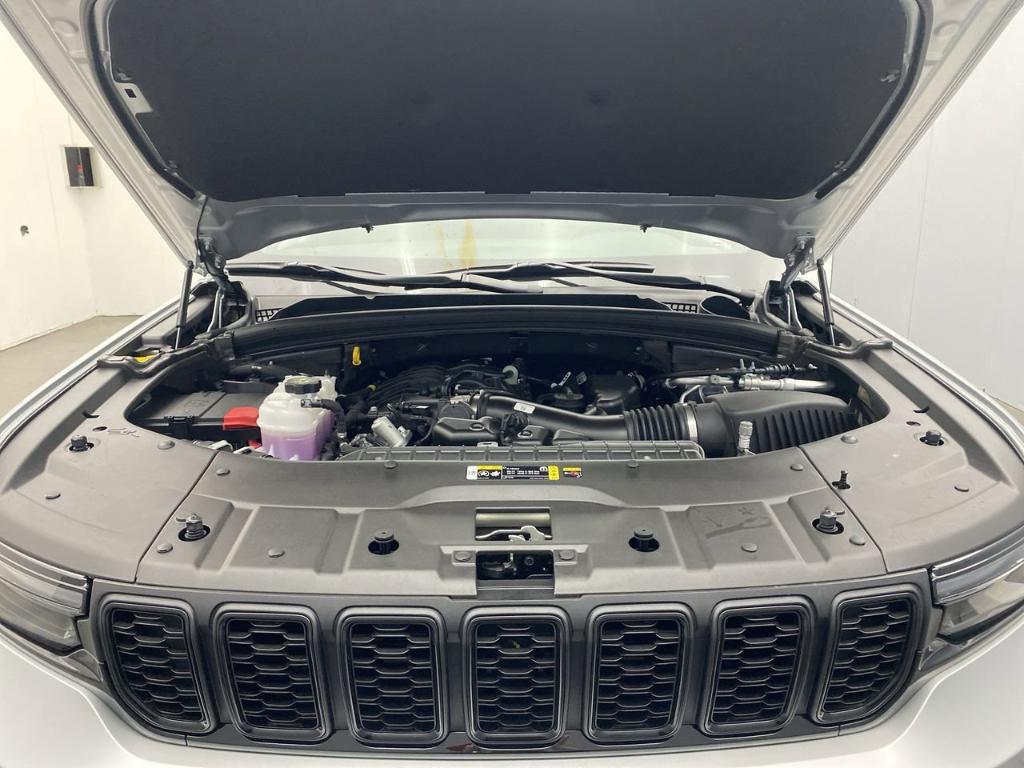 new 2025 Jeep Grand Cherokee L car, priced at $52,335