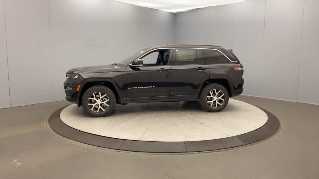 new 2025 Jeep Grand Cherokee car, priced at $45,795