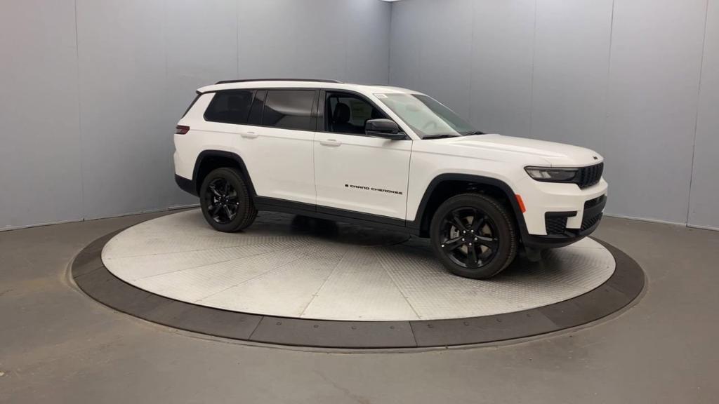 new 2024 Jeep Grand Cherokee L car, priced at $46,580