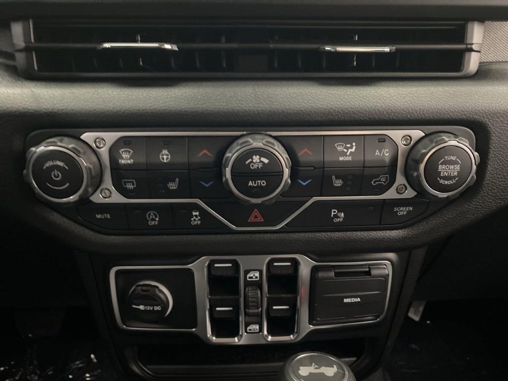 new 2025 Jeep Wrangler car, priced at $48,776
