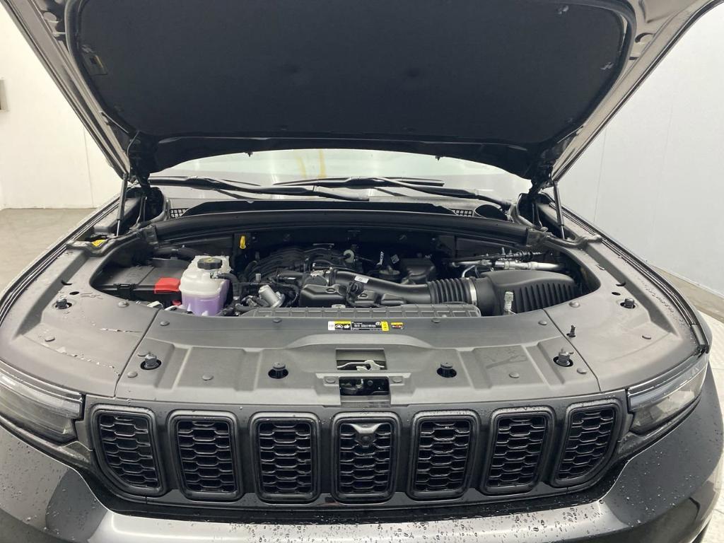 new 2025 Jeep Grand Cherokee L car, priced at $54,937