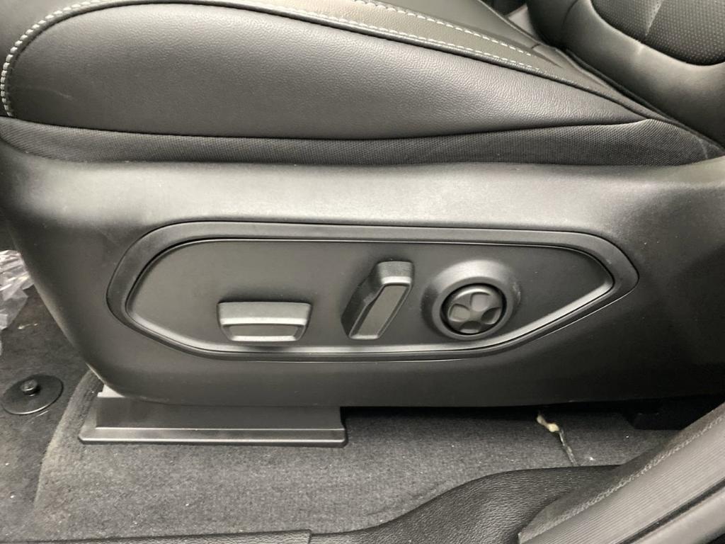 new 2025 Jeep Grand Cherokee L car, priced at $53,937