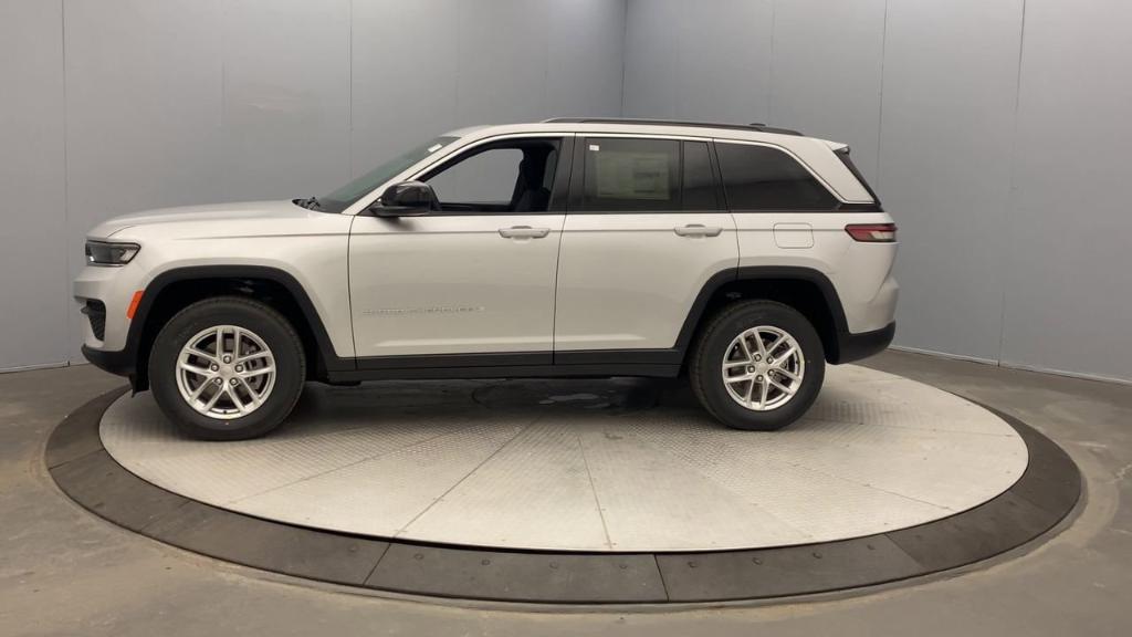 new 2025 Jeep Grand Cherokee car, priced at $41,470