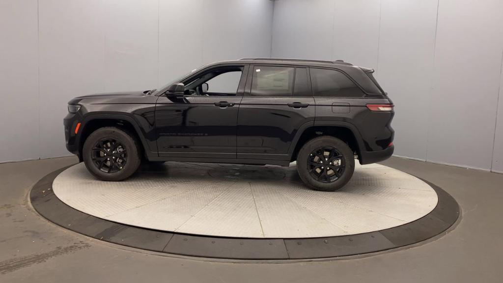 new 2025 Jeep Grand Cherokee car, priced at $43,530