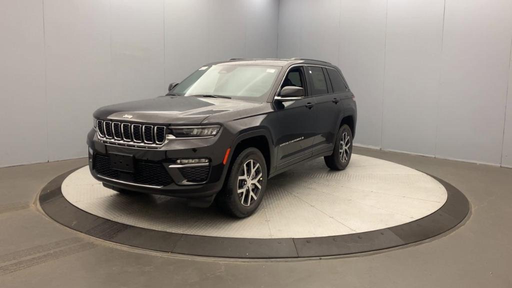 new 2025 Jeep Grand Cherokee car, priced at $45,795