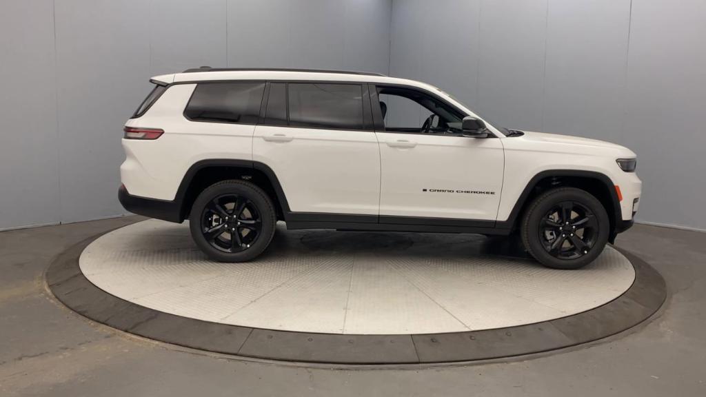 new 2025 Jeep Grand Cherokee L car, priced at $54,342