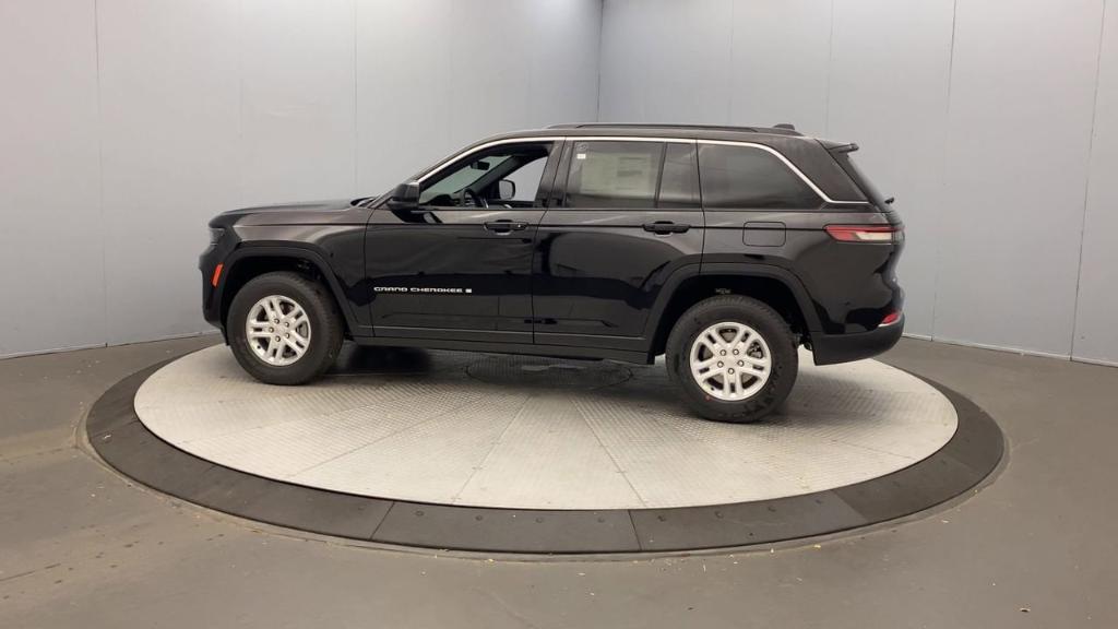 new 2025 Jeep Grand Cherokee car, priced at $43,220