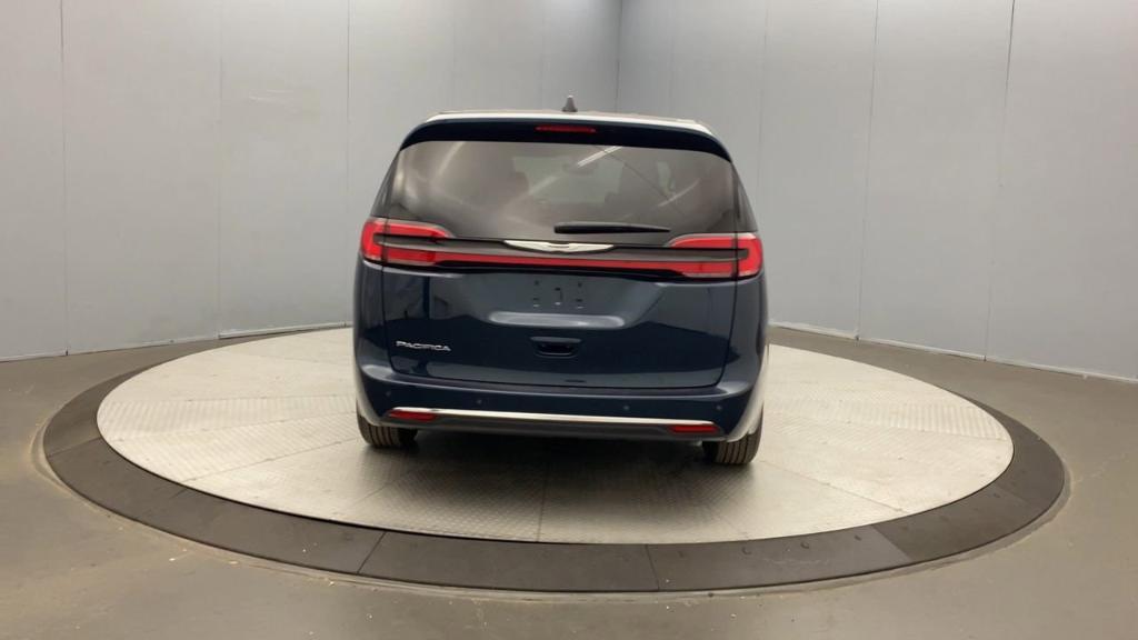 new 2025 Chrysler Pacifica car, priced at $41,640