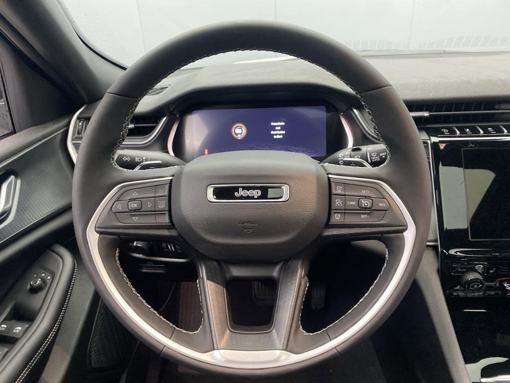 new 2025 Jeep Grand Cherokee car, priced at $41,177