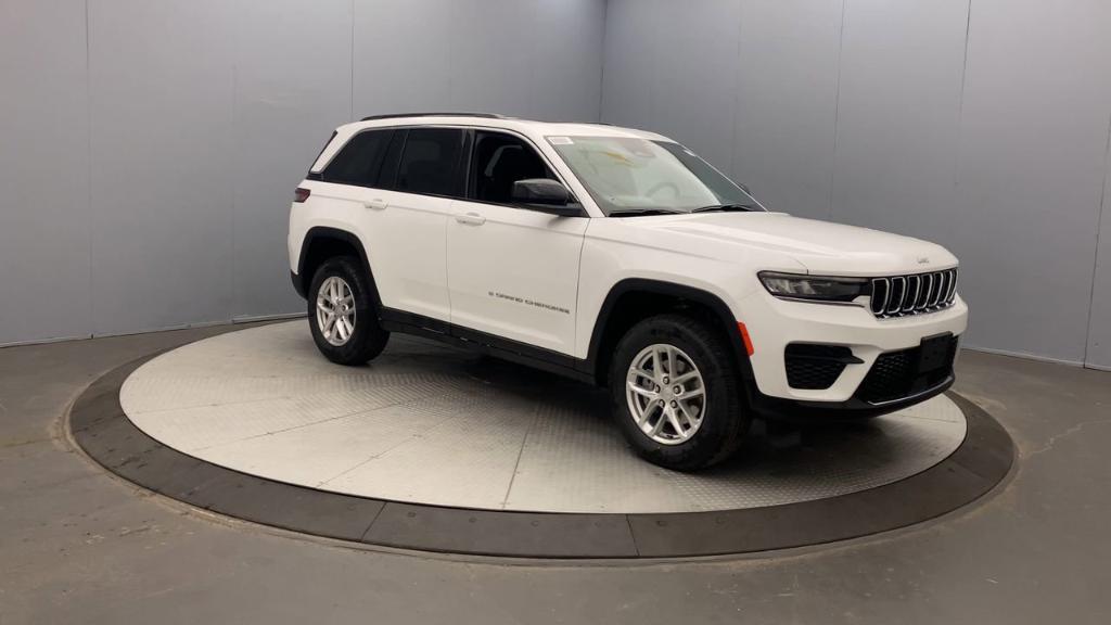 new 2025 Jeep Grand Cherokee car, priced at $41,177