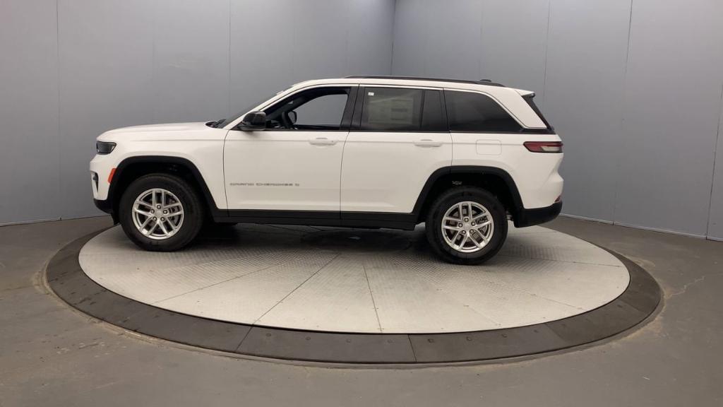 new 2025 Jeep Grand Cherokee car, priced at $41,177