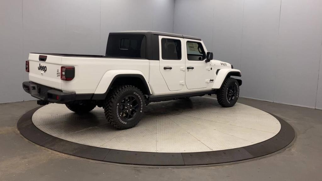 new 2025 Jeep Gladiator car, priced at $49,732