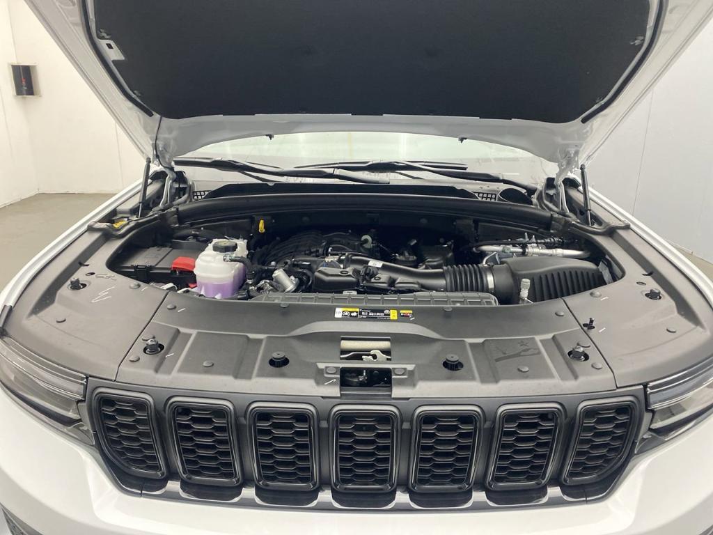 new 2025 Jeep Grand Cherokee car, priced at $45,530