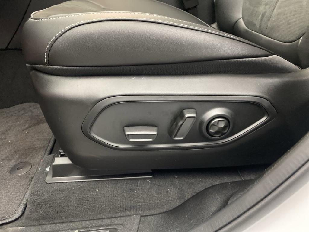 new 2025 Jeep Grand Cherokee car, priced at $45,530