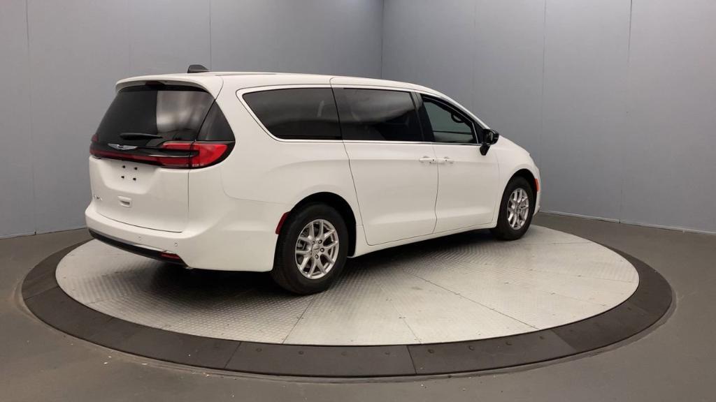 new 2025 Chrysler Pacifica car, priced at $41,145