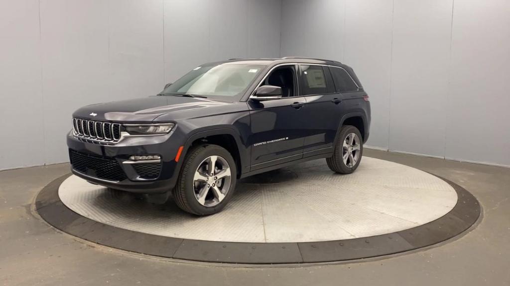 new 2024 Jeep Grand Cherokee car, priced at $47,920