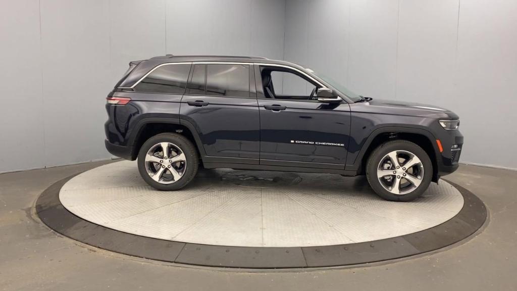 new 2024 Jeep Grand Cherokee car, priced at $47,920