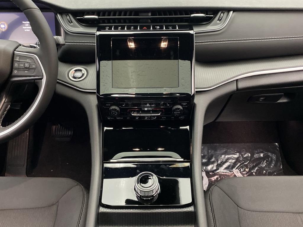 new 2025 Jeep Grand Cherokee L car, priced at $42,834
