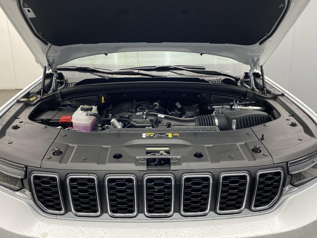 new 2025 Jeep Grand Cherokee L car, priced at $42,834