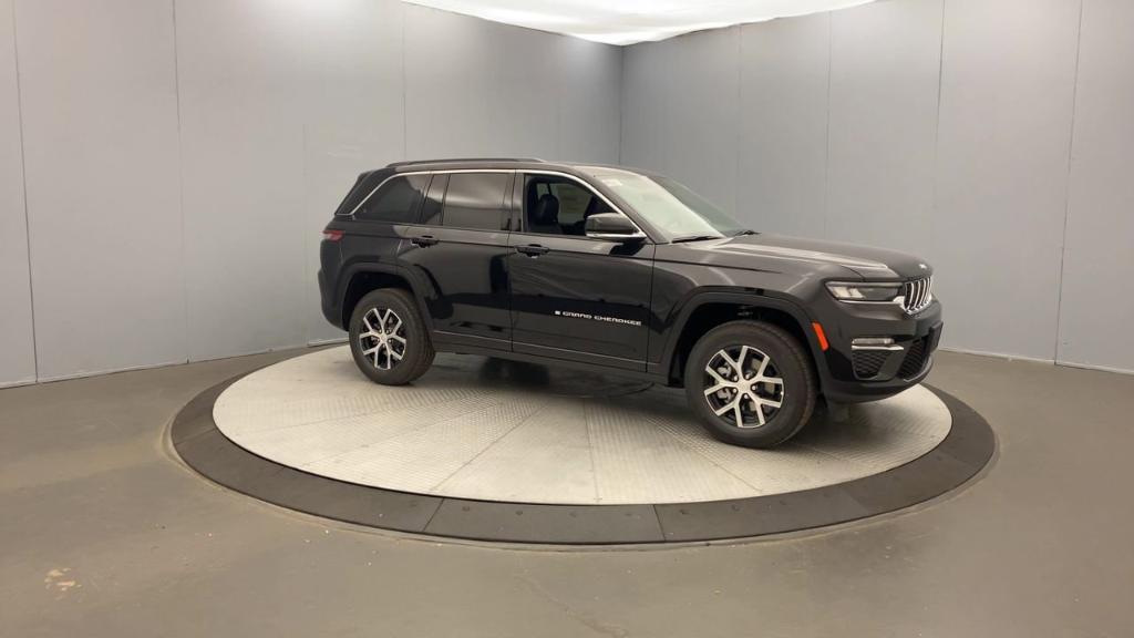 new 2025 Jeep Grand Cherokee car, priced at $41,181