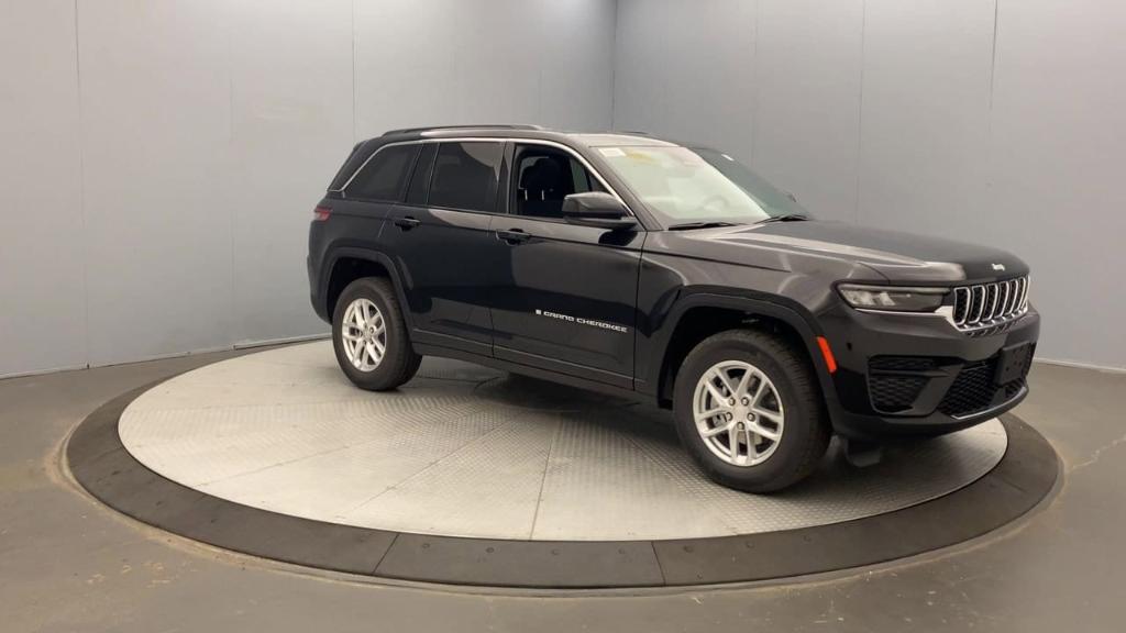 new 2025 Jeep Grand Cherokee car, priced at $40,420