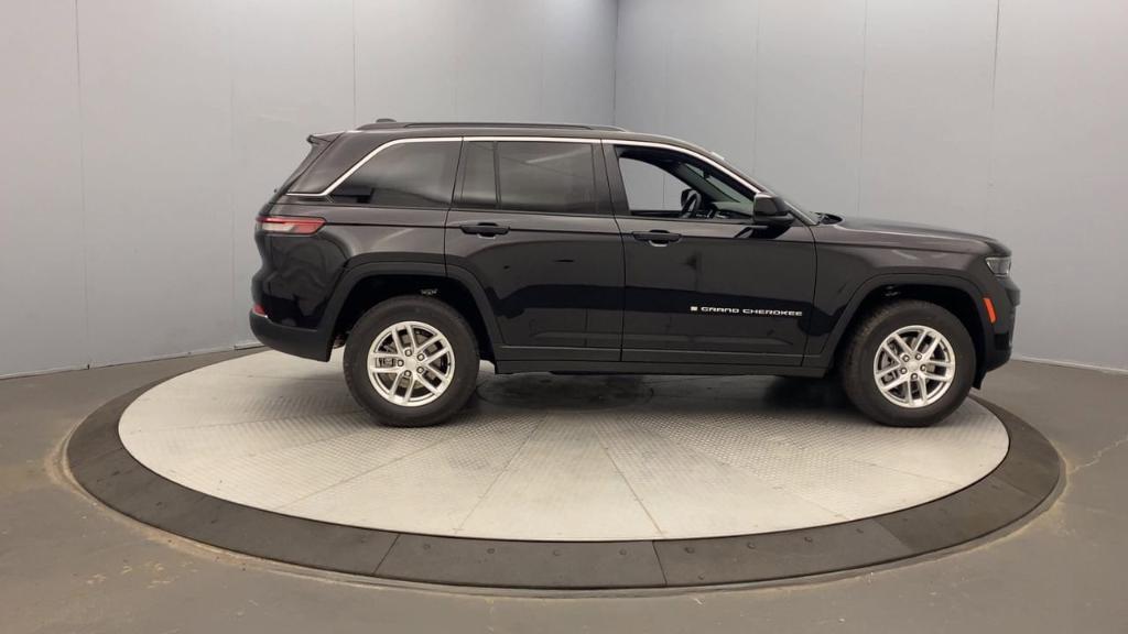 new 2025 Jeep Grand Cherokee car, priced at $40,420