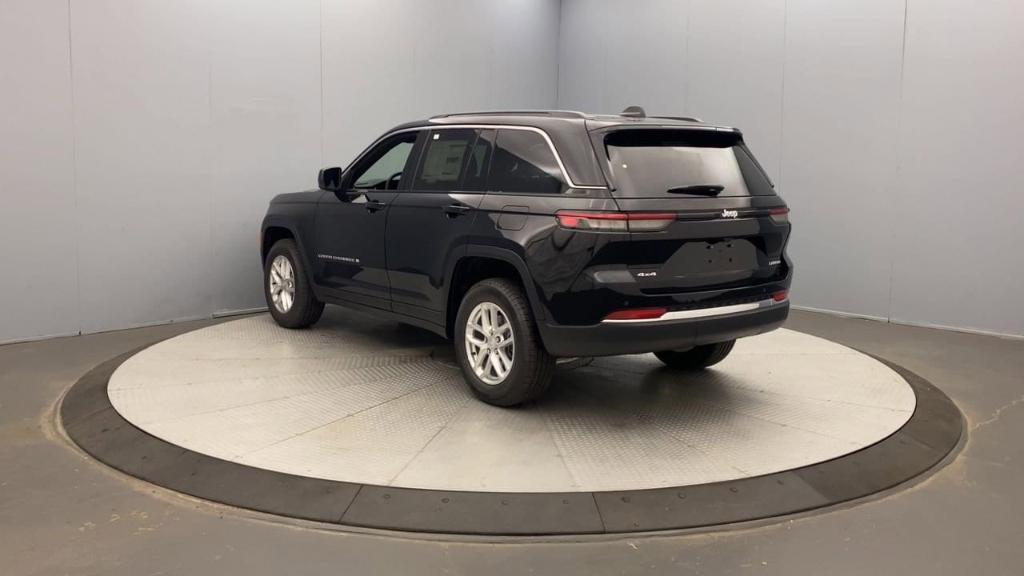 new 2025 Jeep Grand Cherokee car, priced at $40,420