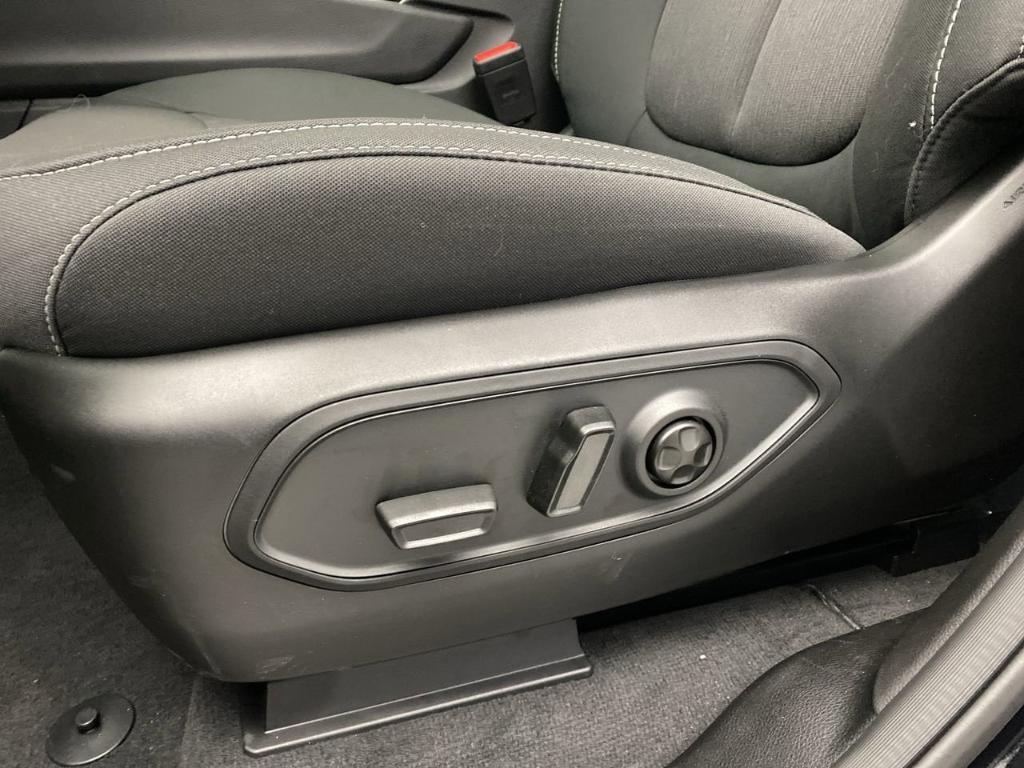 new 2025 Jeep Grand Cherokee car, priced at $40,420