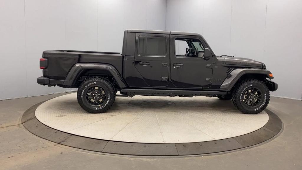 new 2024 Jeep Gladiator car, priced at $46,572