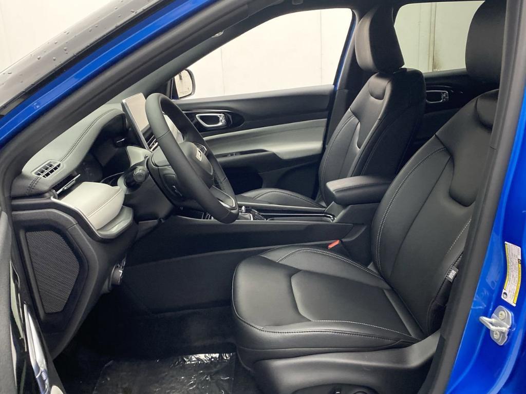 new 2025 Jeep Compass car, priced at $33,585