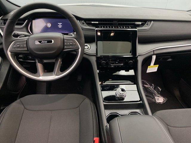 new 2025 Jeep Grand Cherokee car, priced at $41,177