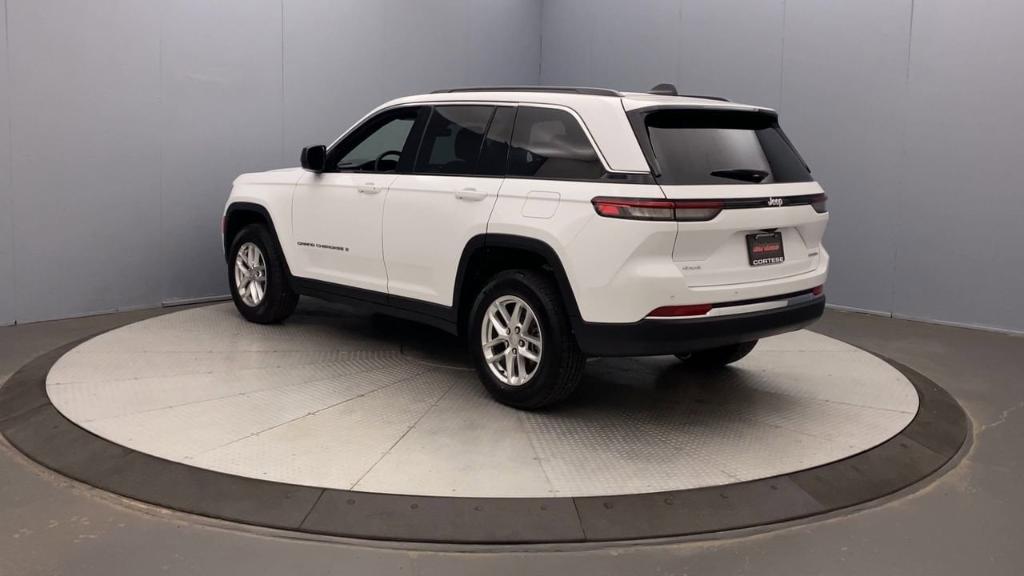 new 2025 Jeep Grand Cherokee car, priced at $38,677
